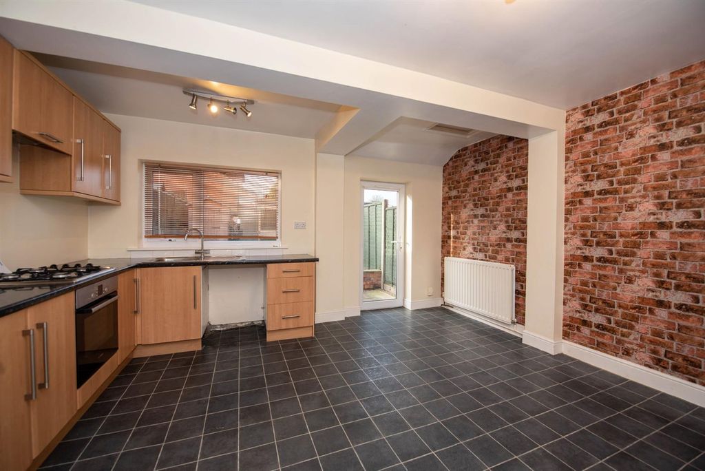 Property photo 3 of 9 Kitchen/Diner