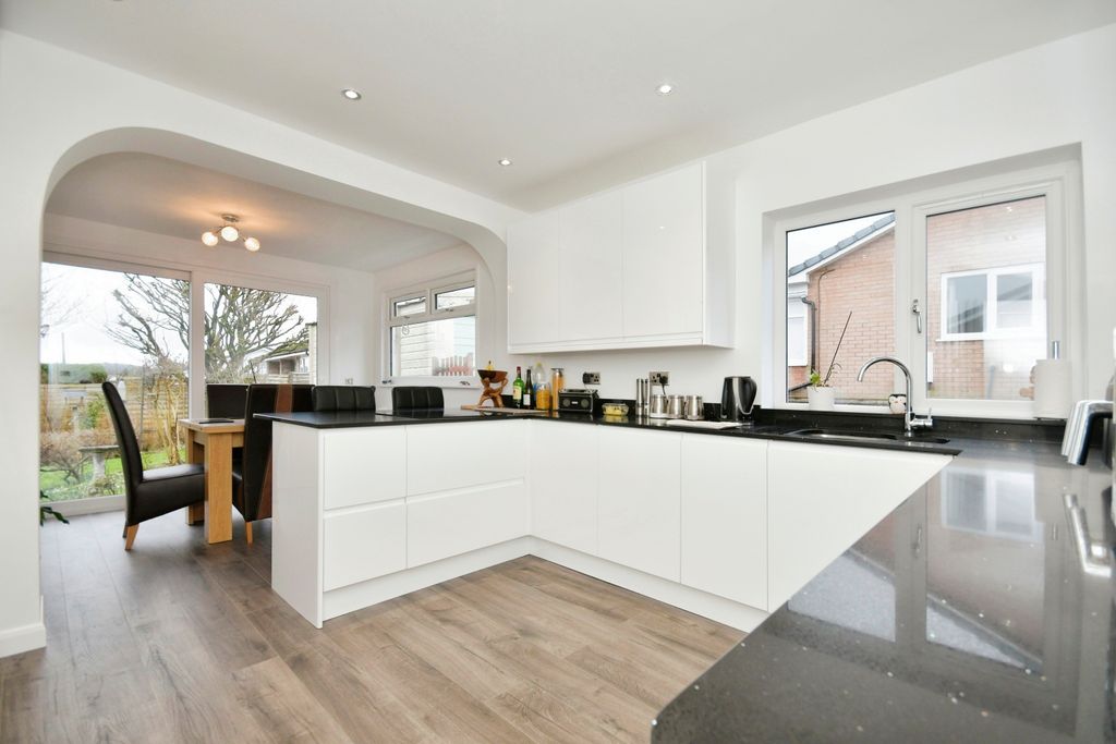 Property photo 2 of 12 Kitchen Diner