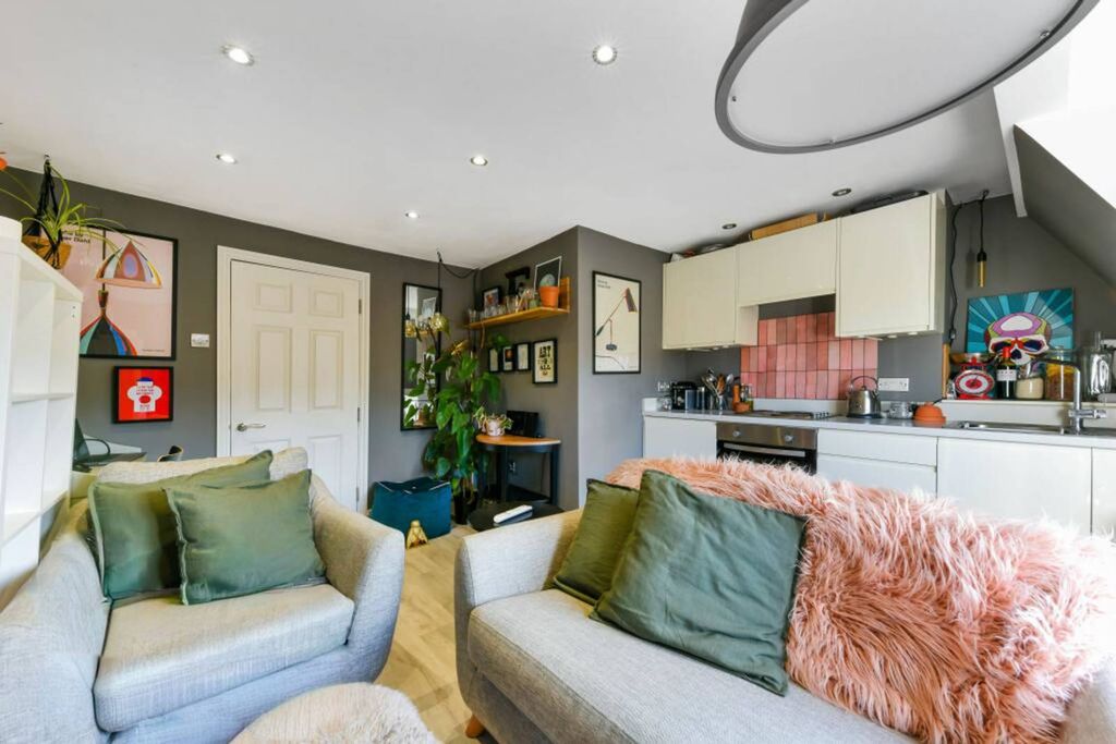 Property photo 3 of 8