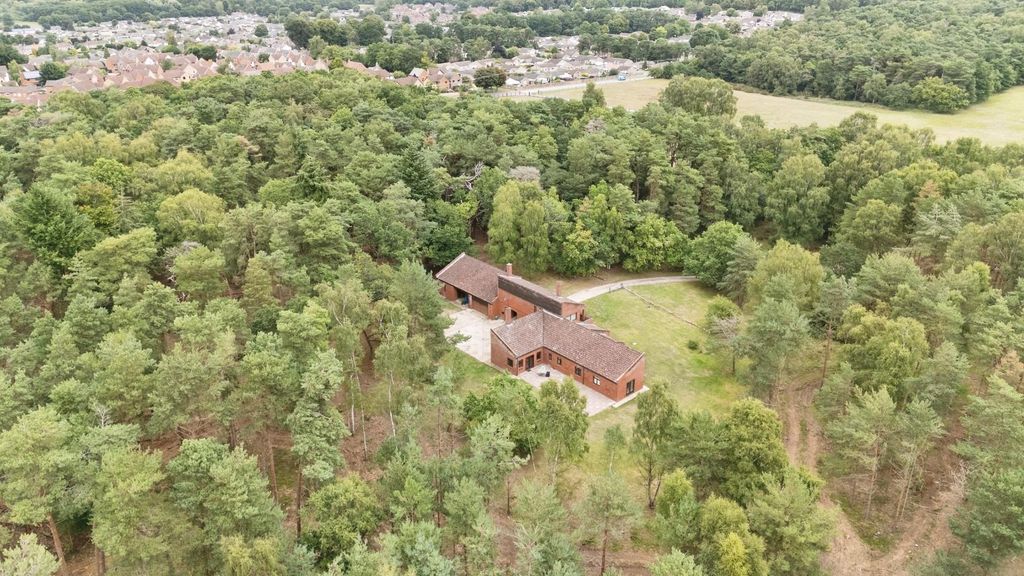 Property photo 3 of 24 796B6Adc-Dji_20250818133930_0056_D.Jpg