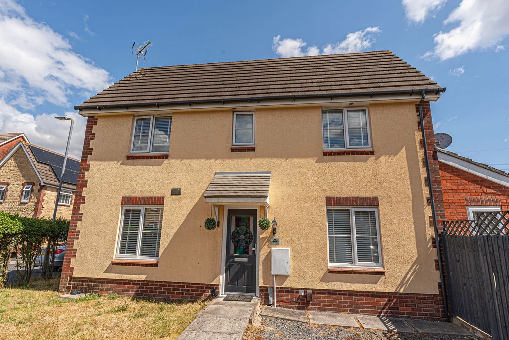 Property photo 1 of 32