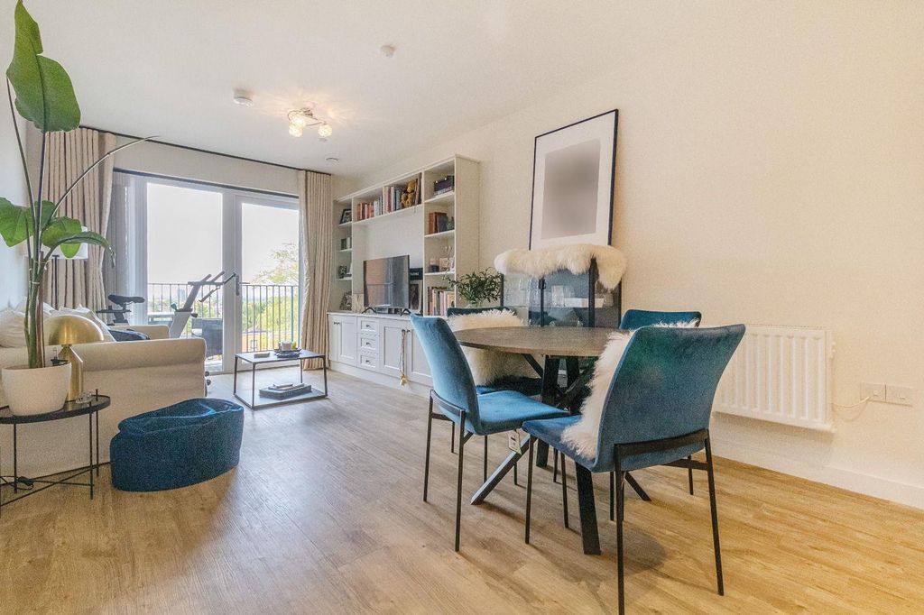 Property photo 2 of 10