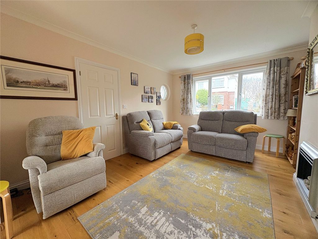 Property photo 2 of 22 Picture No. 35