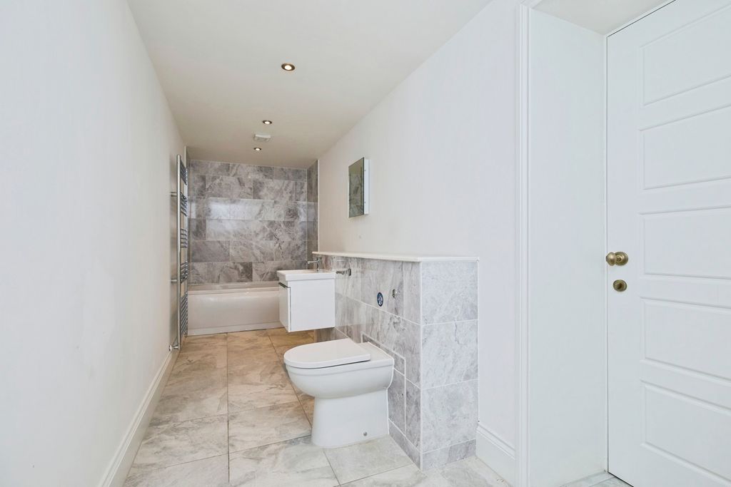 Additional image 10 of 2 bed flat for saleSt. Marys Gate, Derby, Derbyshire DE1
