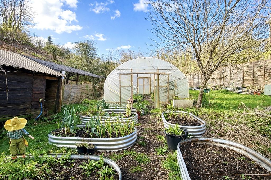 Property photo 3 of 25 Picture No. 05