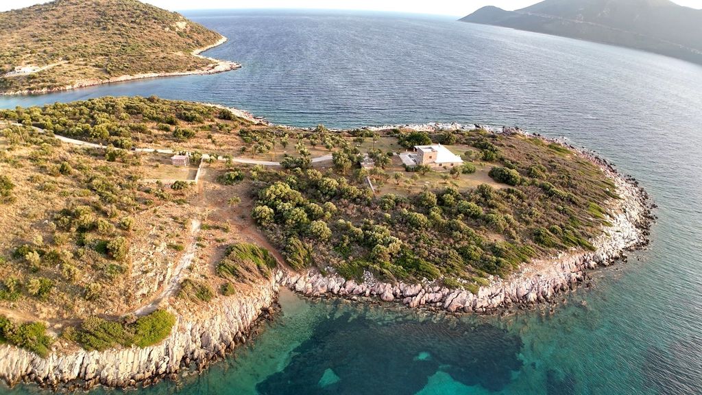 Property photo 2 of 20