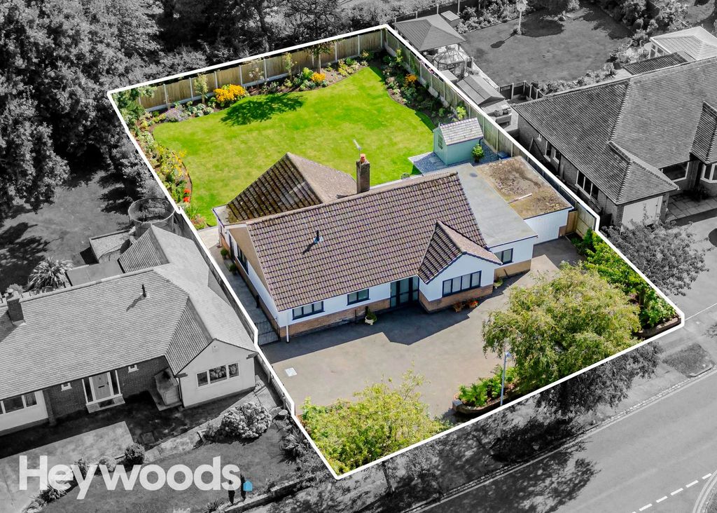 Property photo 2 of 35