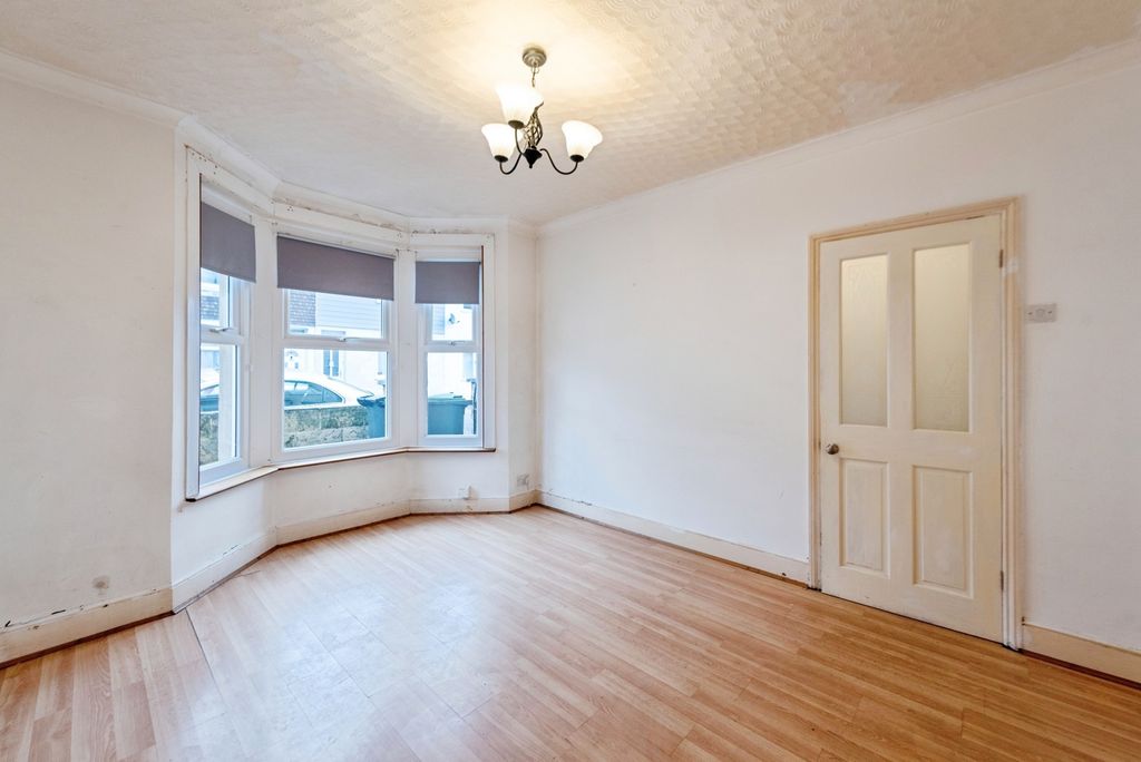 Property photo 3 of 15 Pbox-Img.Jpg