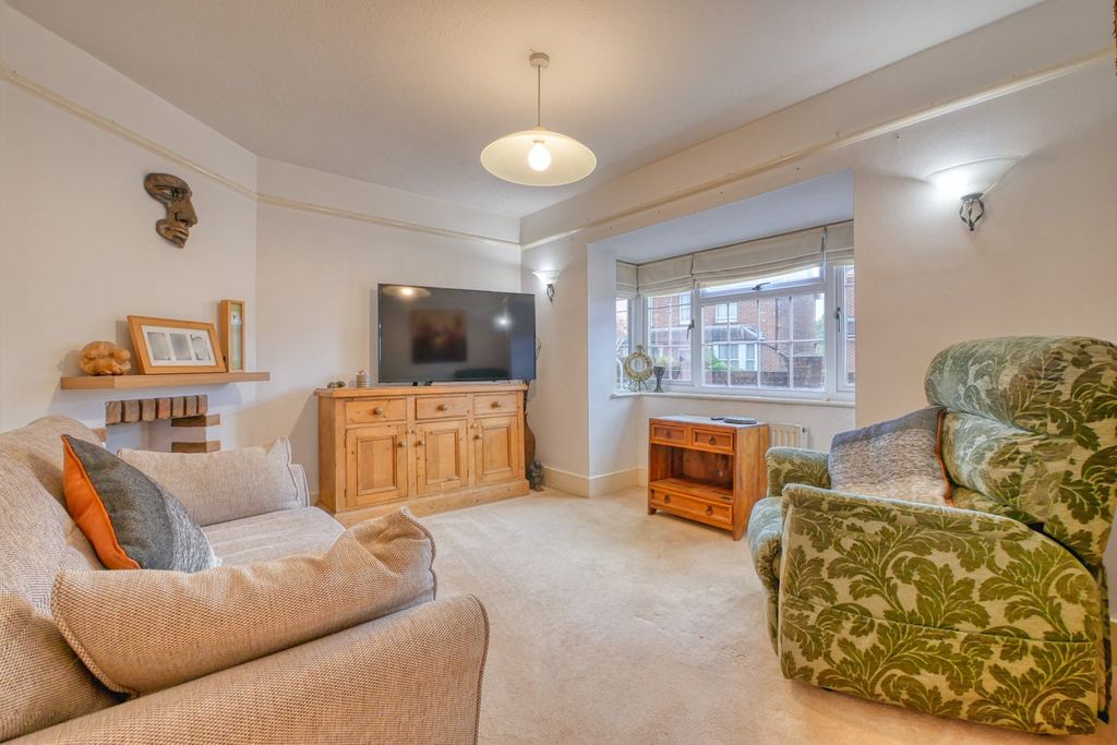 Property photo 2 of 19