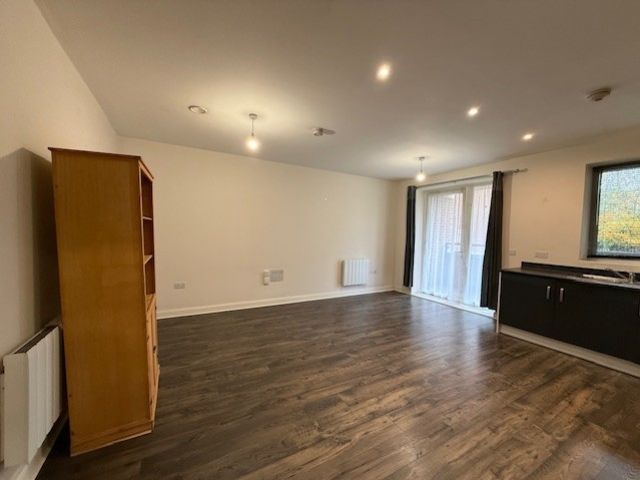 Property photo 2 of 11 8