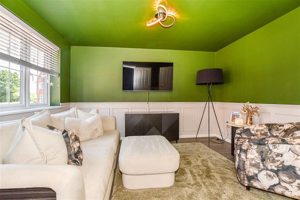 Property photo 3 of 4 Lounge