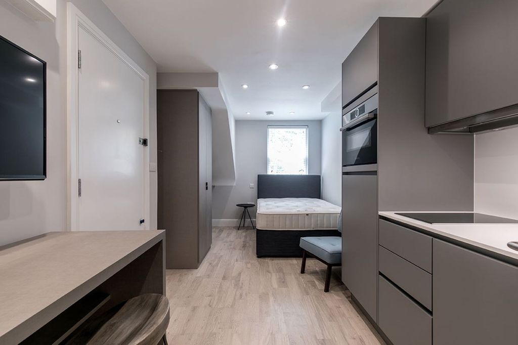 Property photo 3 of 15 Bedroom