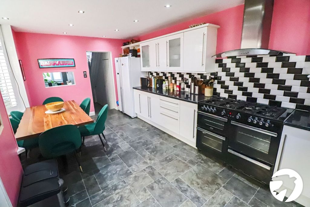 Property photo 3 of 17 Picture No. 26