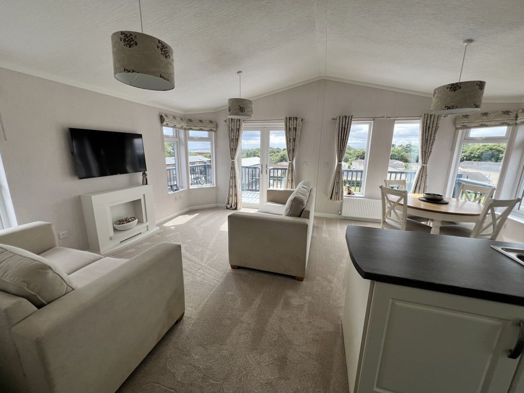 Property photo 3 of 13 Img_4747