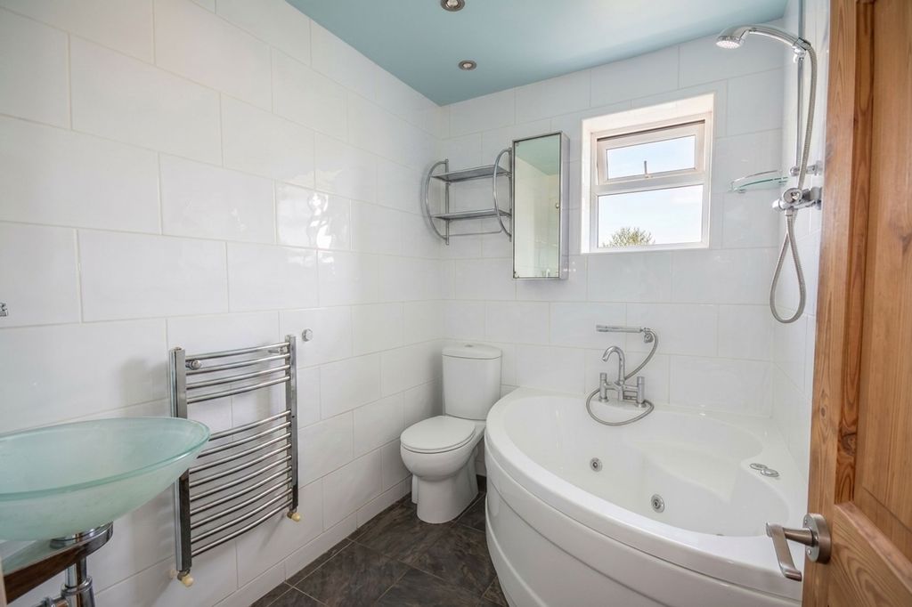 Property photo 2 of 2