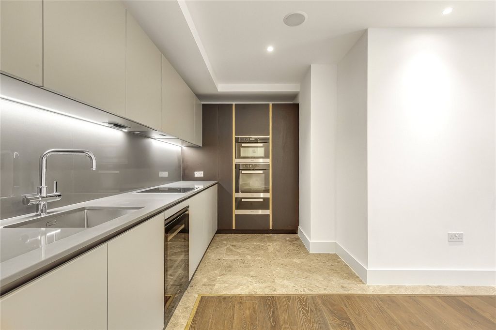 Property photo 3 of 13 Kitchen