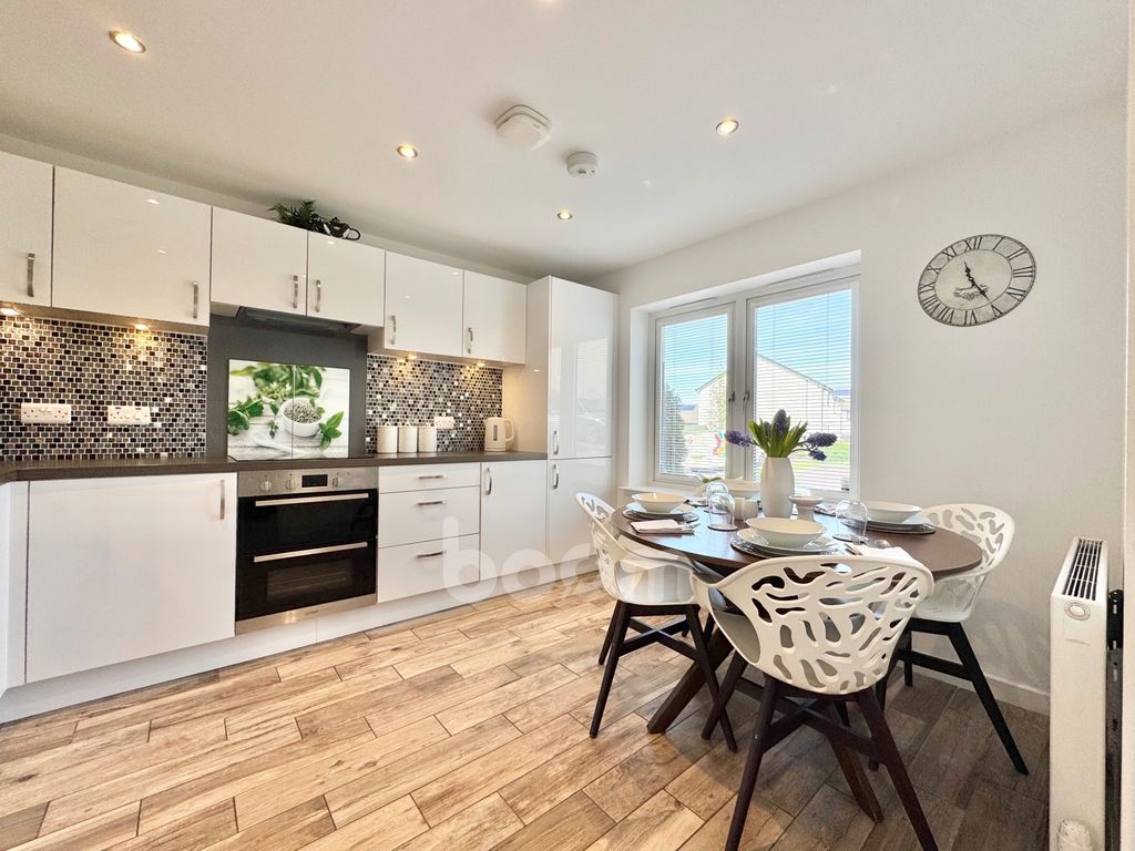 Property photo 3 of 30 Auldlea Gardens, Beith Dining Kitchen
