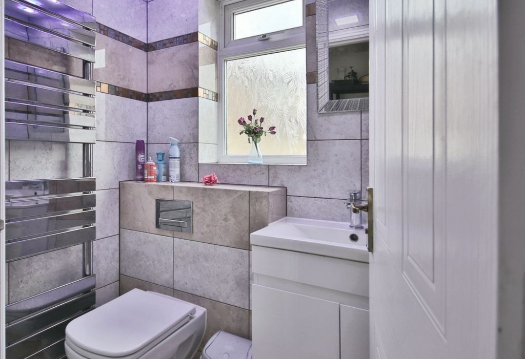 Property photo 2 of 13 3482286