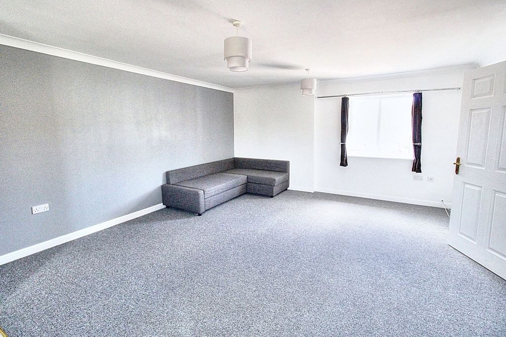 Property photo 3 of 6