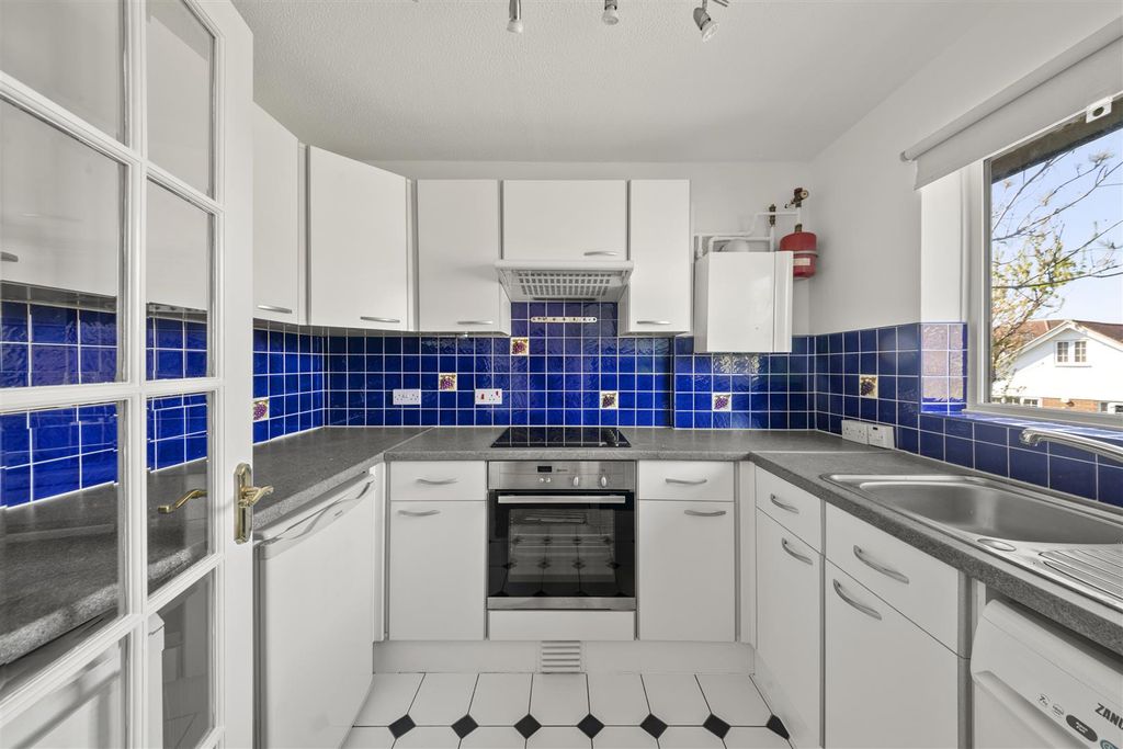 Property photo 2 of 11