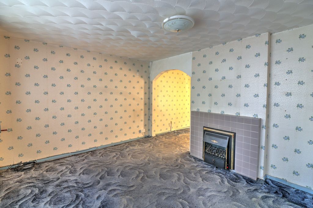 Property photo 2 of 14 Living Room