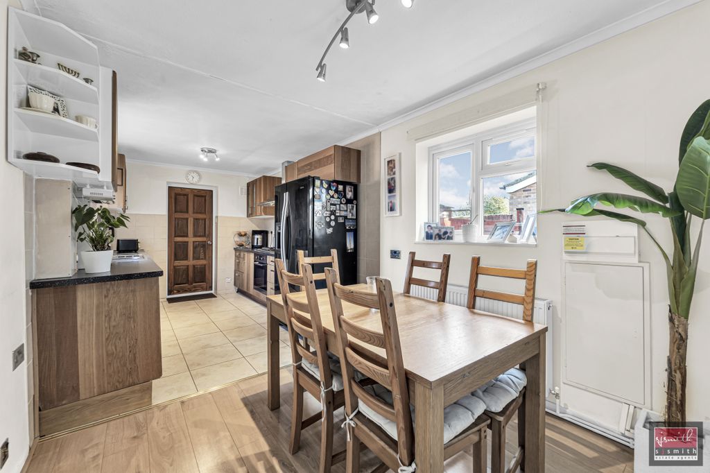 Property photo 3 of 14 Dsc06399