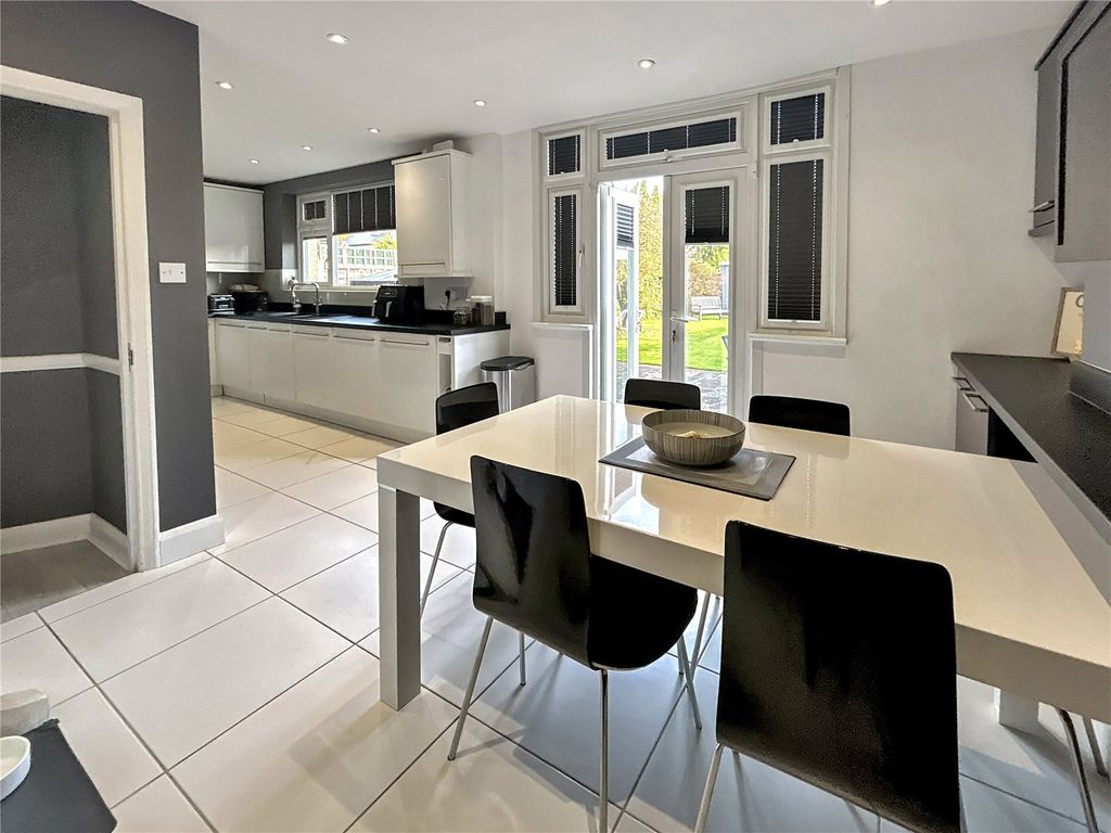 Property photo 2 of 34 Picture No. 23