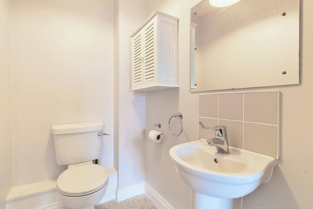 Property photo 2 of 10 Ensuite