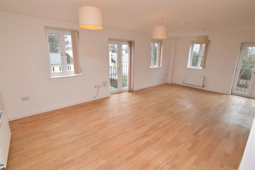 Property photo 3 of 9