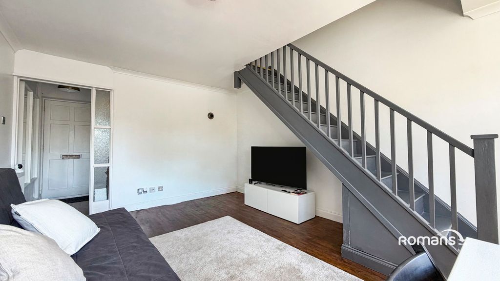 Property photo 3 of 11 Pbox-Img.Jpg