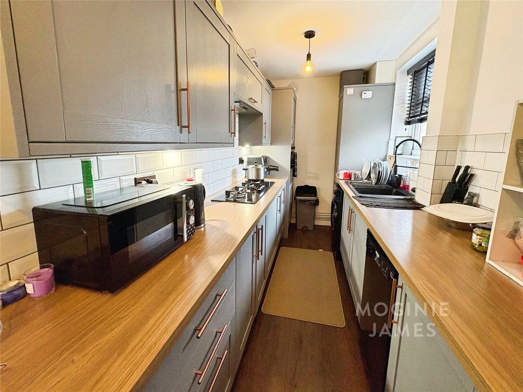 2 bed flat for saleLinnet Close, Cardiff CF23 photo 4