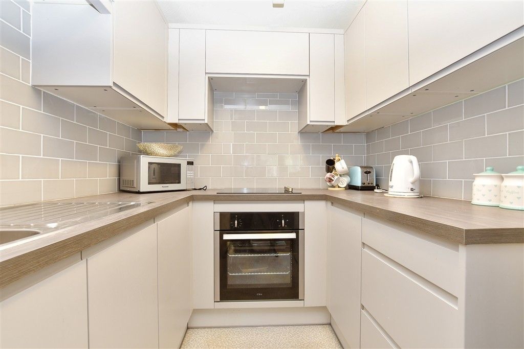 Property photo 1 of 9 Kitchen