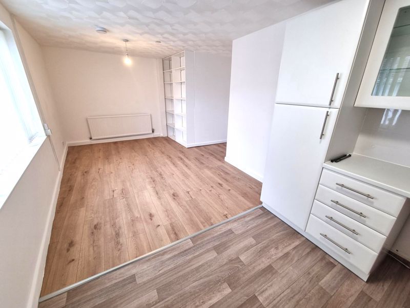 Property photo 2 of 10 Photo 3