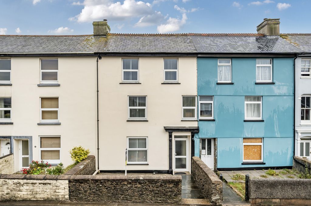 Property photo 1 of 17 1344677-2-68B8159...