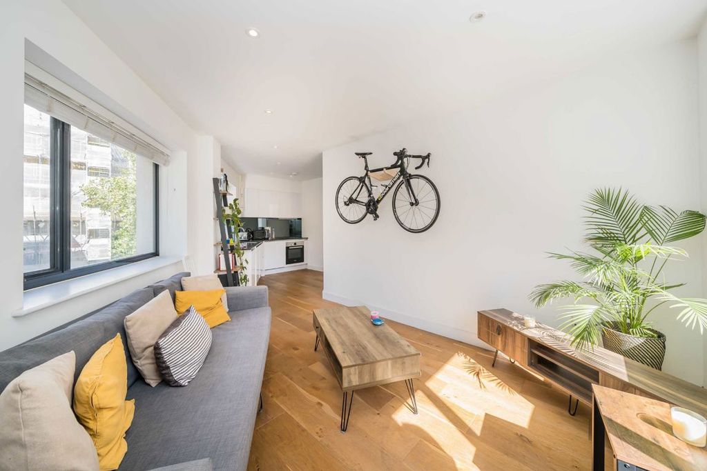 Property photo 3 of 5