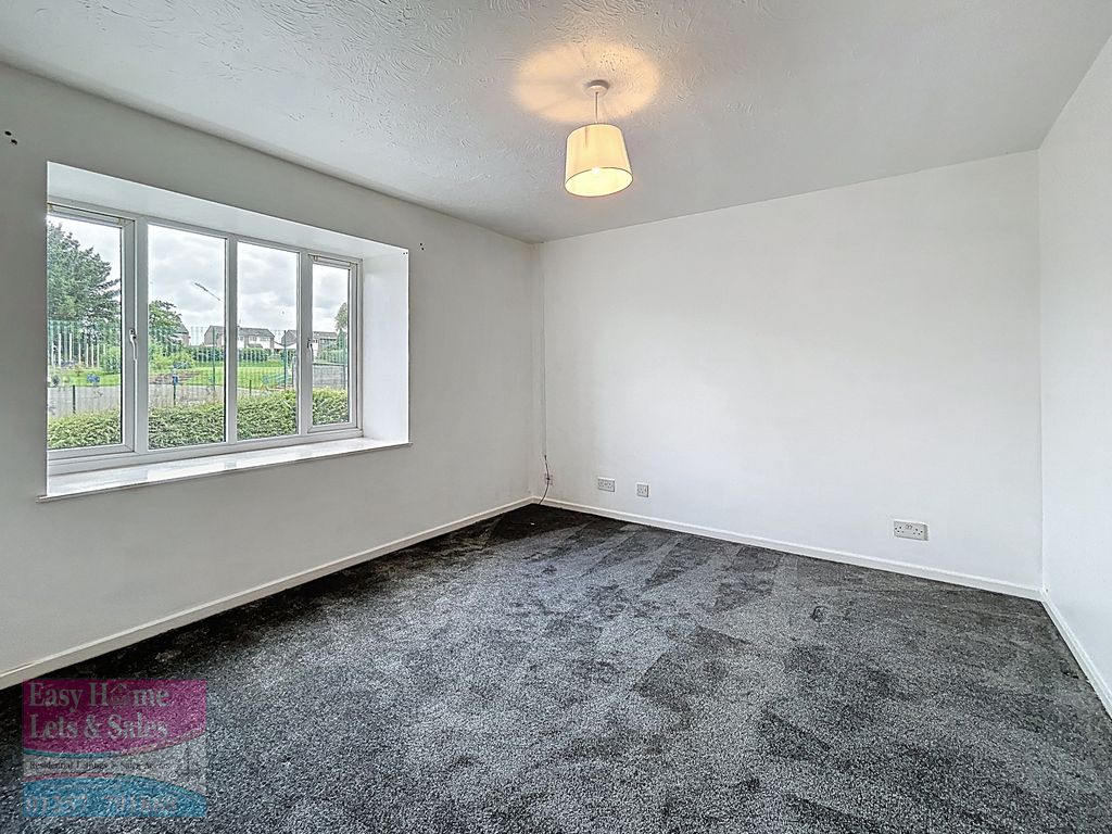 Property photo 3 of 8 Living Room