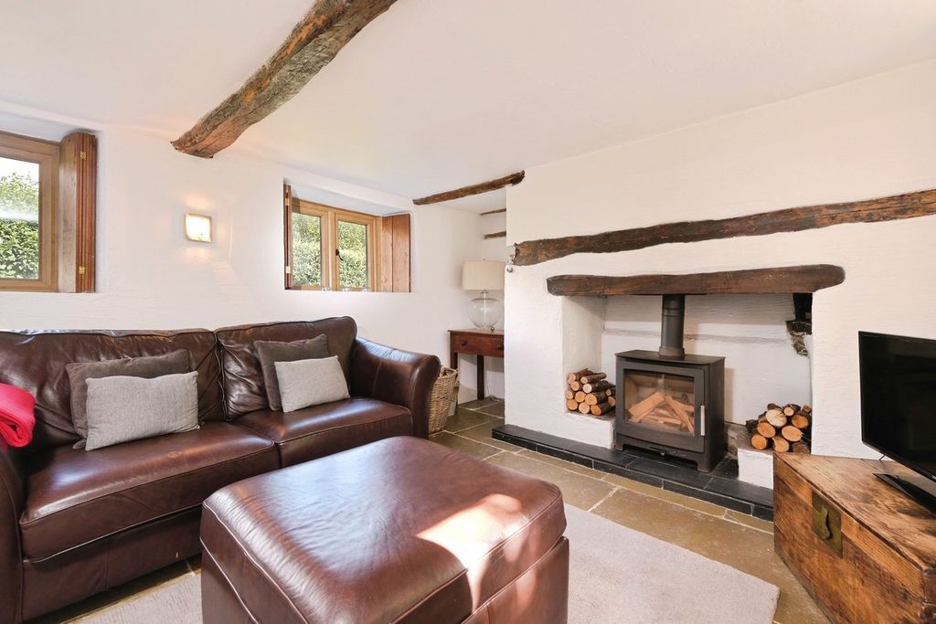 Property photo 2 of 18