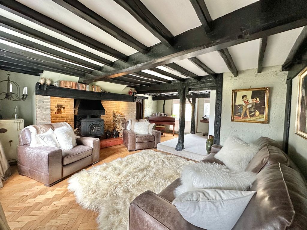 Property photo 2 of 37