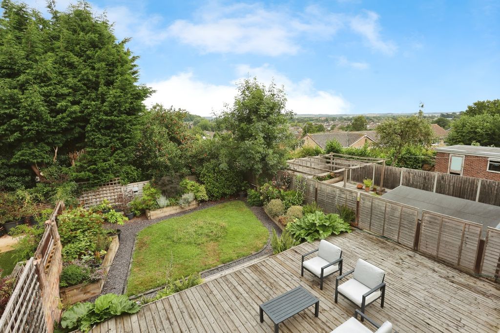 Property photo 3 of 17 Photo