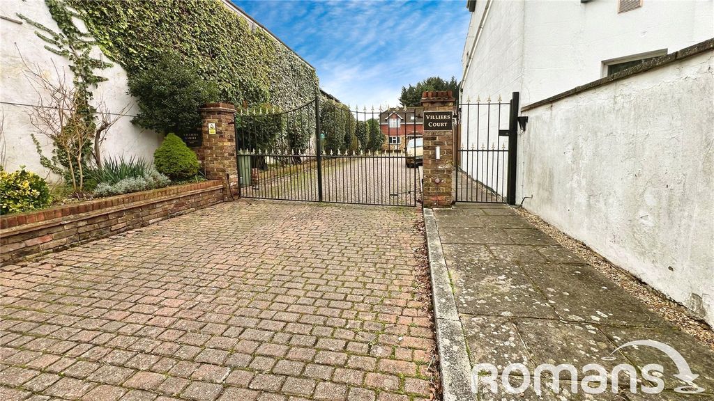 Property photo 1 of 13 Gated