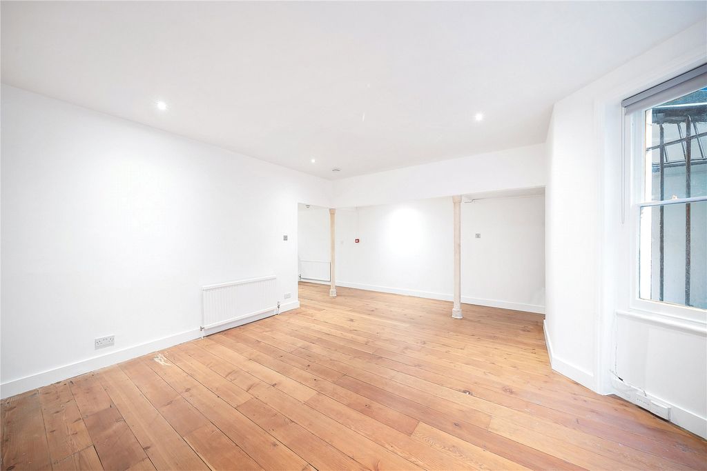 Property photo 2 of 12 Picture No. 01