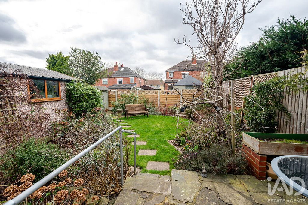 Property photo 1 of 50