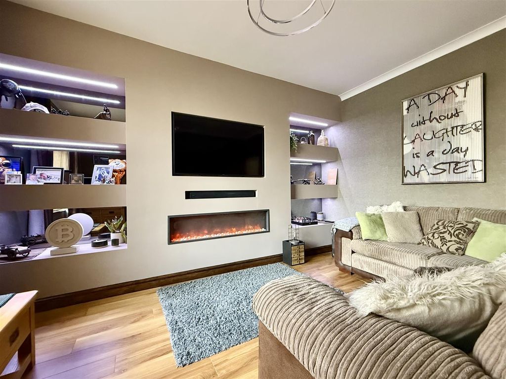 Property photo 3 of 21