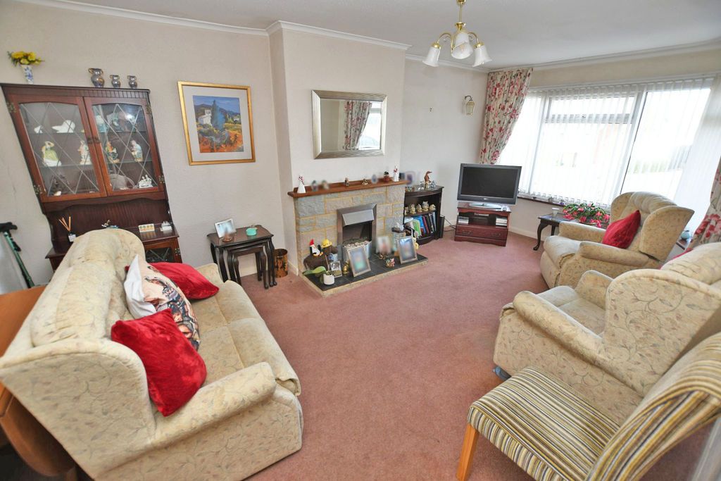 Property photo 3 of 10 Photo 1