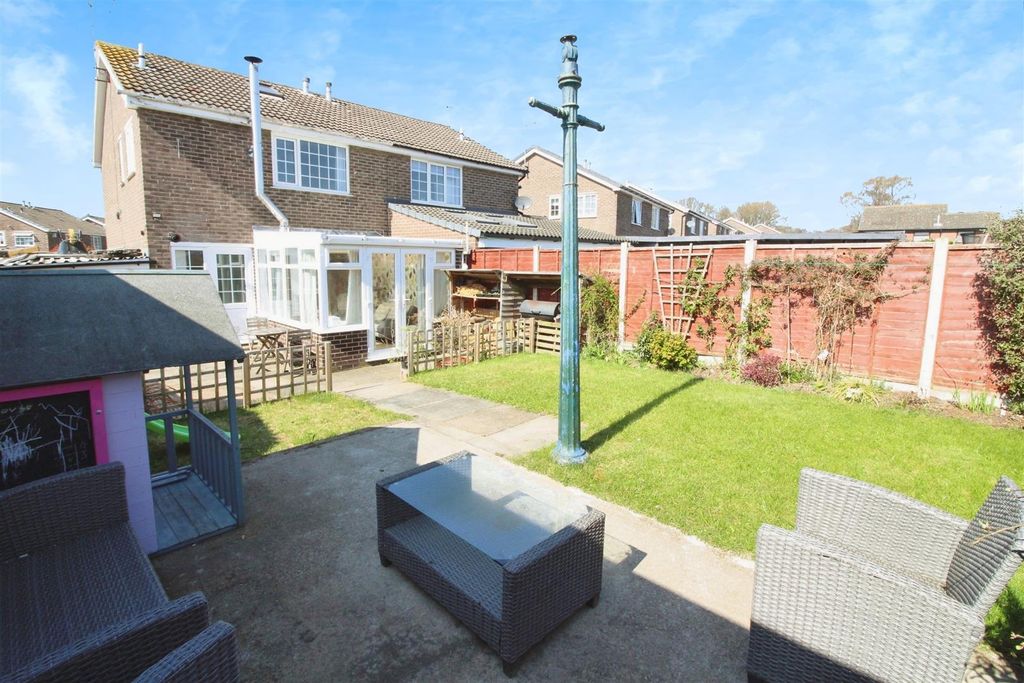 Property photo 2 of 24 Outside