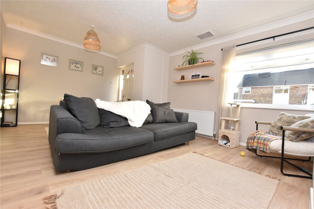 Property photo 2 of 17 Picture No. 14