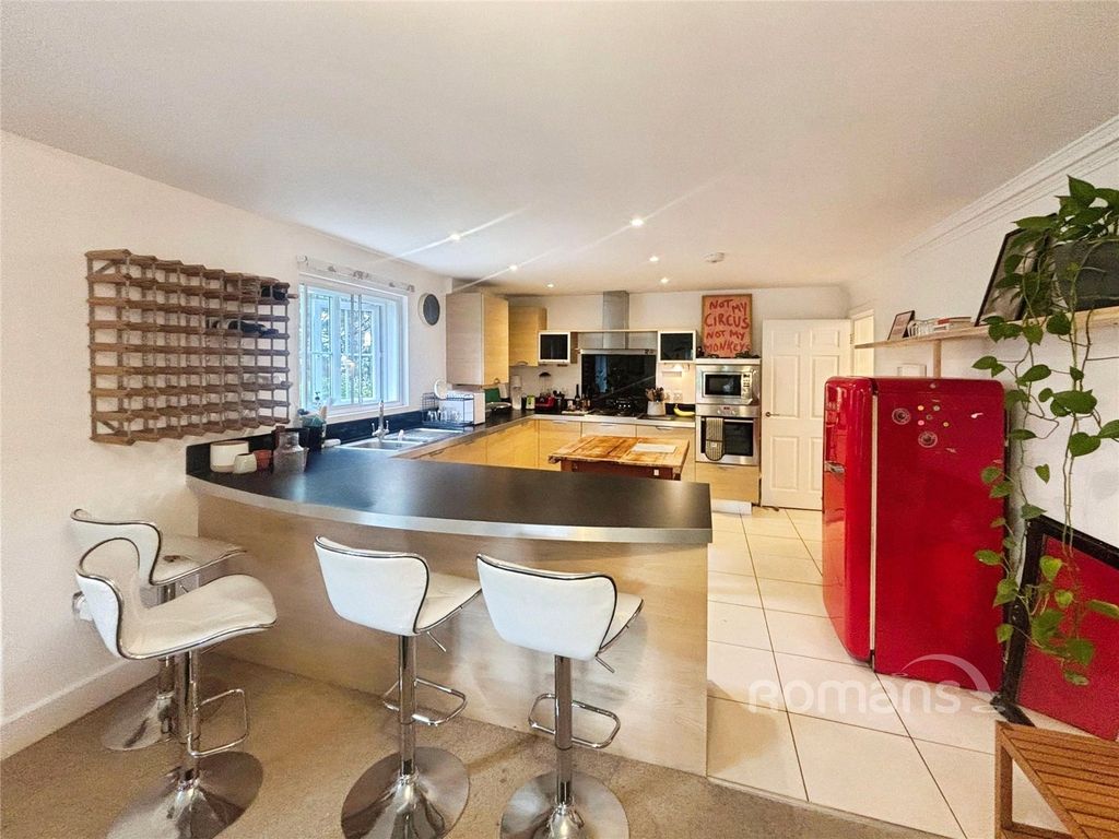 Property photo 2 of 9 Picture No. 20