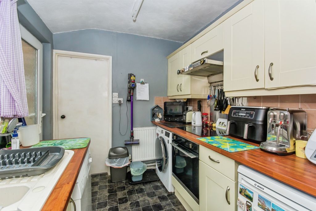 Property photo 3 of 24