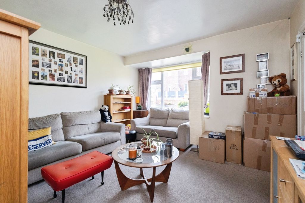 Property photo 3 of 16 Living Room