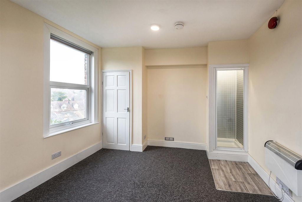 Property photo 2 of 4 Flat 6, 255 Upper Grosvenor Rd, Tn1 2Ef 003.Jpg